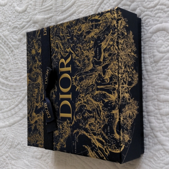Dior Box + Ribbon - Picture 2 of 6
